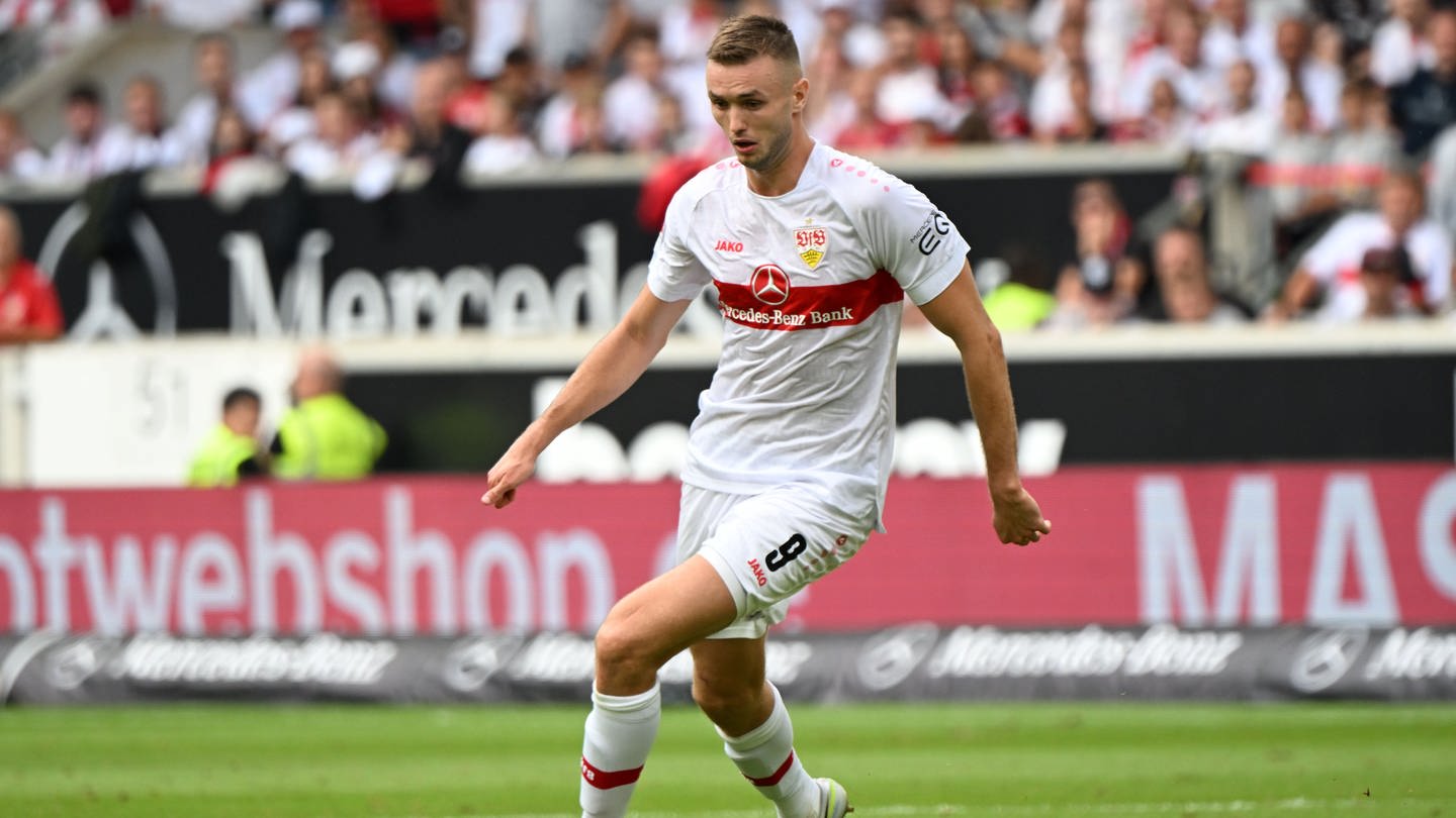 Sasa Kalajdzic wechselt zurück in die Bundesliga und zwar zu Eintracht Frankfurt. Früher hatte er schon beim VfB Stuttgart gespielt (Foto: SWR DASDING, picture alliance/dpa | Uli Deck)
