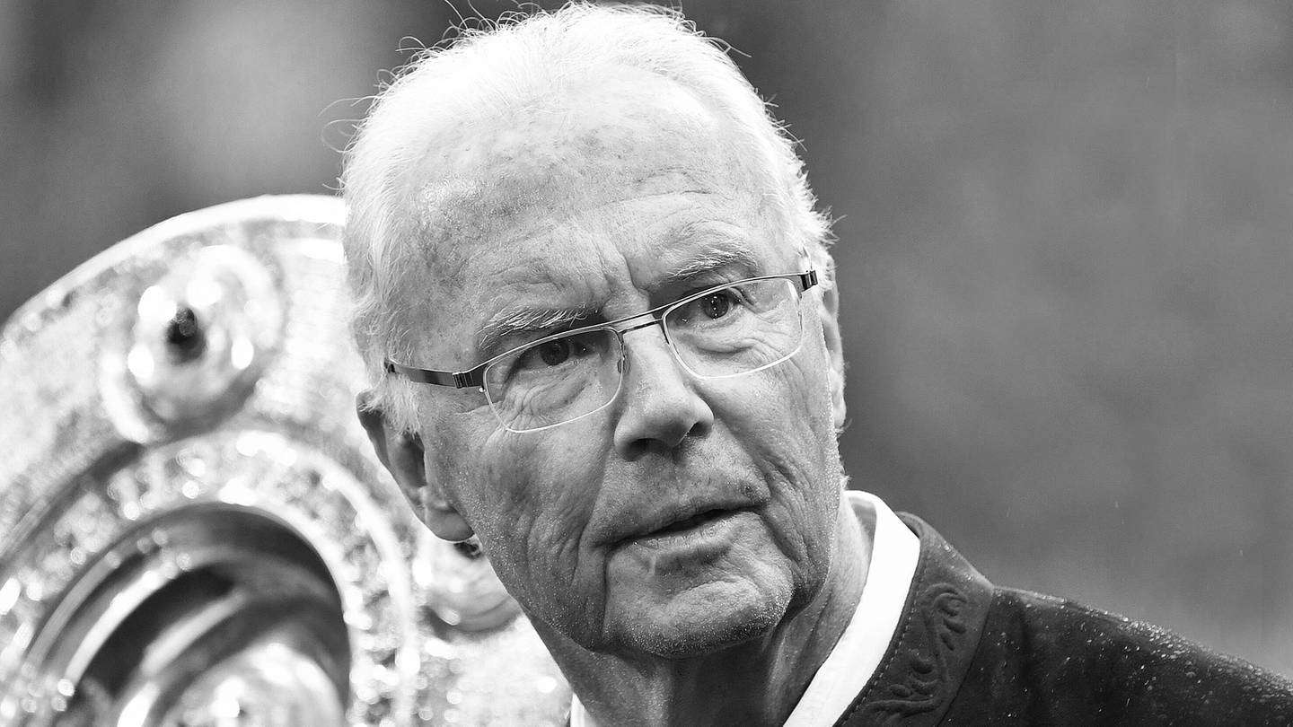 Franz Beckenbauer ist tot. Der ehemalige deutsche Fußballer und Weltmeister verstarb im Alter von 78 Jahren. (Foto: SWR DASDING, IMAGO, IMAGO / Sven Simon; DASDING (bearbeitet))