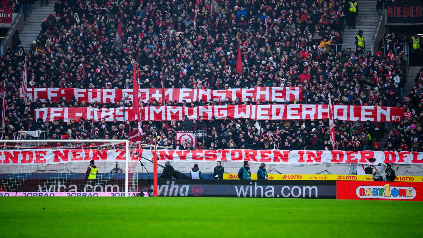 SC Freiburg Union Berlin DFL Investoren Einstieg Protest Spiel Fußball (Foto: dpa Bildfunk, picture alliance/dpa | Tom Weller)