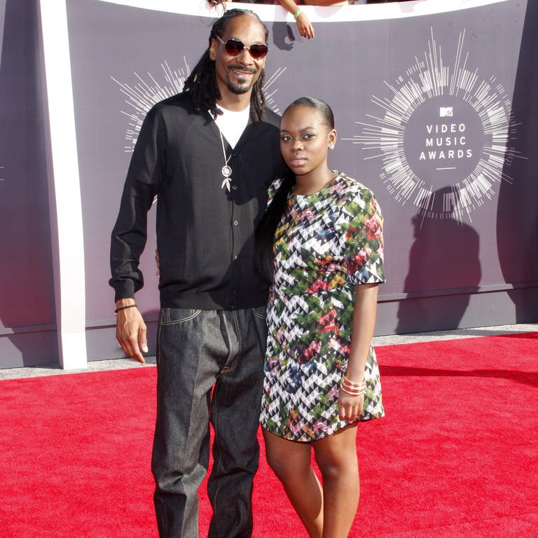 Snoop Dogg und seine Tochter Cori Broadus bei den 2014 MTV Video Music Awards. (Archiv) (Foto: IMAGO, Pond5 Images)