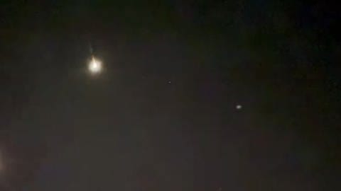 Ein Asteroid stürzt in Deutschland auf die Erde. Screenshot aus einem Video von einem Wissenschaftler in Berlin. (Foto: Screenshot Twitter/ @michaelaye & @allplanets)