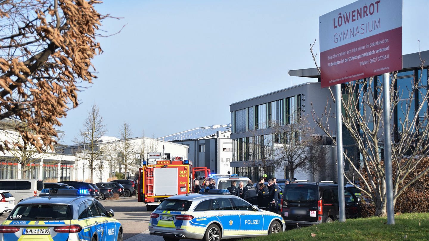 Großeinsatz der Polizei am Löwenrot-Gymnasium in St. Leon-Rot (Foto: René Priebe • PR-Video)