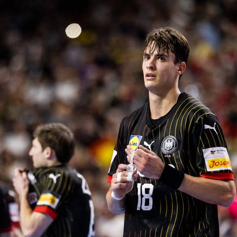 Handball-EM: Das deutsche Team unterlag Dänemark und spielt nun im Spiel um Platz drei gegen den noch amtierenden Europameister Schweden. (Foto: IMAGO, IMAGO / Beautiful Sports)