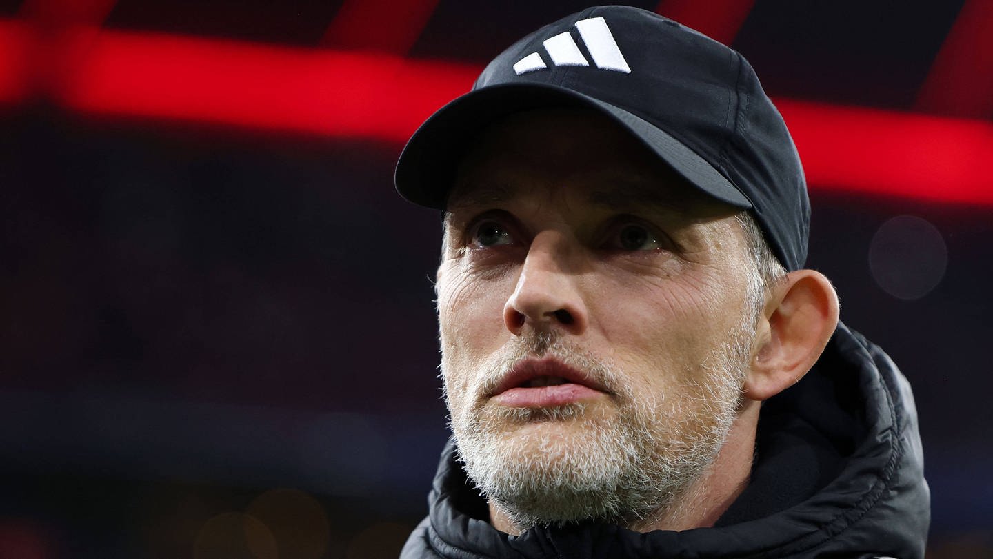 Thomas Tuchel bald in Spanien? Der Trainer vom FC Bayern München lässt mit seiner Aussage bei einem Fanclub-Treffen aufhorchen. (Foto: IMAGO, IMAGO / Revierfoto)
