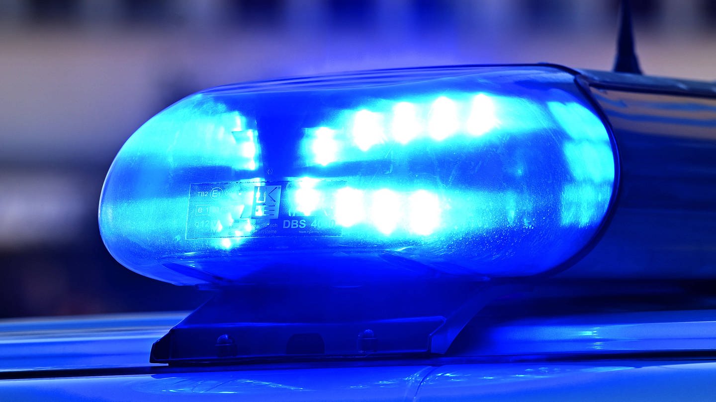 Die Polizei wollte einen 15-jährigen Autofahrer im Stuttgarter Stadtteil Degerloch kontrollieren. Es kam zu einer Verfolgungsjagd. (Foto: IMAGO, IMAGO / Sven Simon)