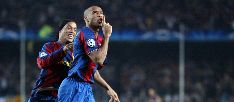 Thierry Henry (re.) und Ronaldinho (beide FC Barcelona) - Torjubel - (Foto: IMAGO, IMAGO / Cordon Press/Diario AS)