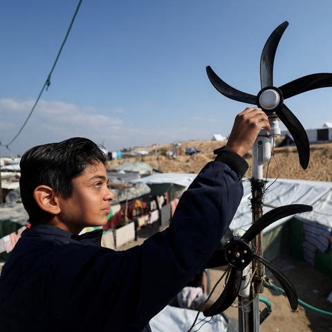 15-Jähriger Hussam Al-Attar baut System für Elektrizität in Gaza  (Foto: Reuters)