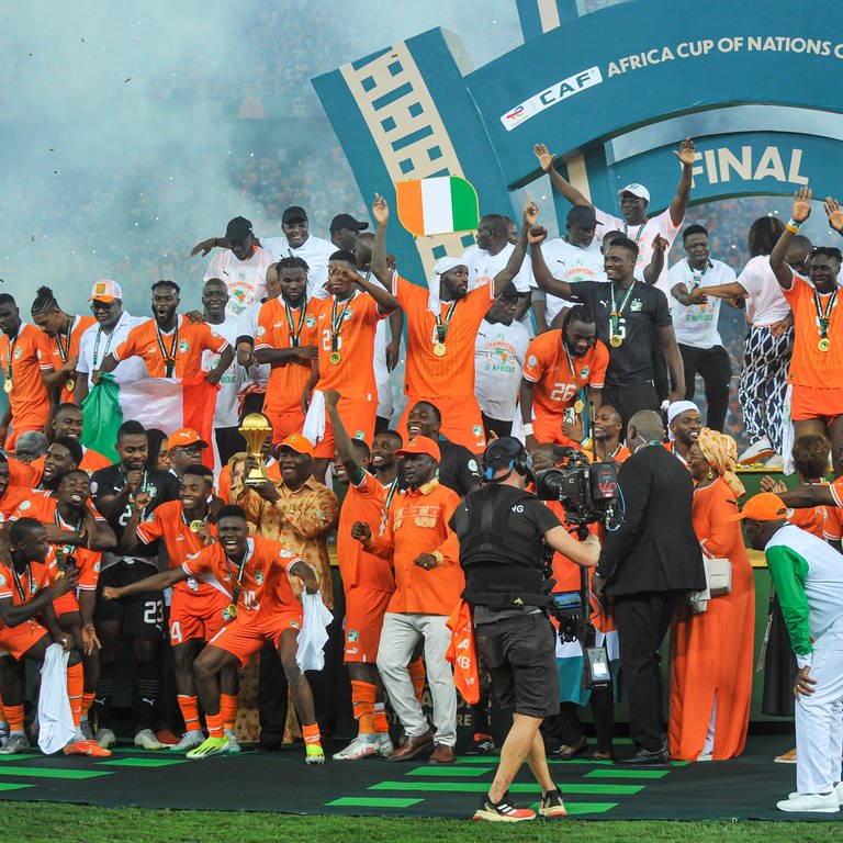 Die Elfenbeinküste feiert den Gewinn des Afrika-Cups im eigenen Land. (Foto: IMAGO, Shengolpixs)