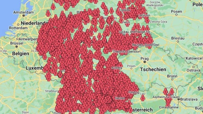 Karte auf Google Maps: Sie soll Asylunterkünfte in Deutschland zeigen. (Foto: Screenshot auf X @AmadeuAntonio)