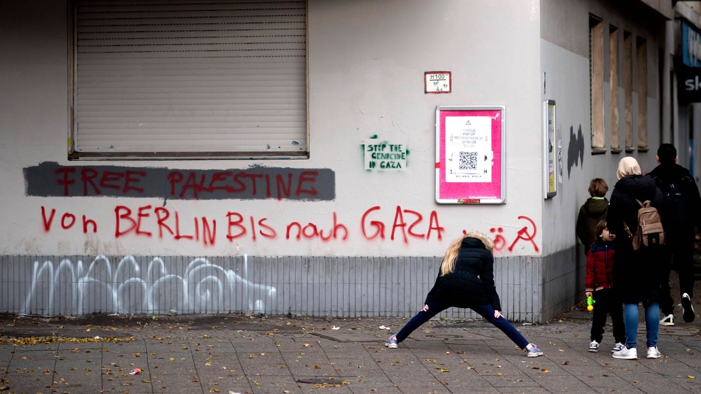 Graffiti an der Wand: Von Berlin bis nach Gaza (Foto: IMAGO, Symbolbild IMAGO / IPON)