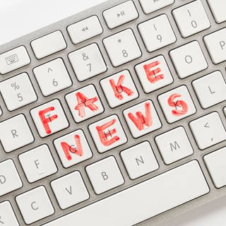 Tastatur mit "Fake News"-Aufschrift. (Foto: IMAGO, imagebroker)