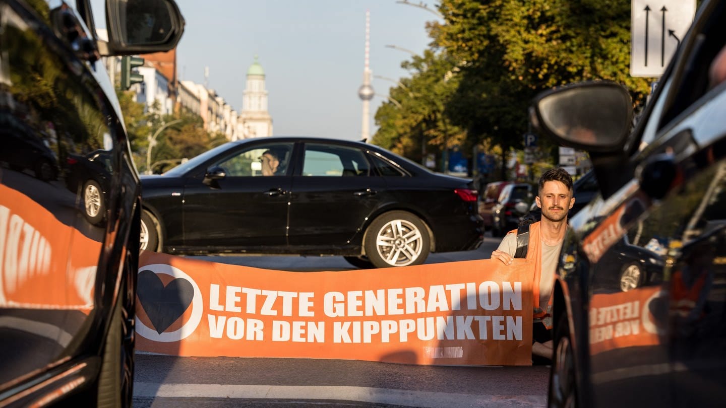 Straßenblockaden sollen bei der Letzten Generation der Vergangenheit angehören. (Foto: dpa Bildfunk, picture alliance/dpa | Hannes P Albert)