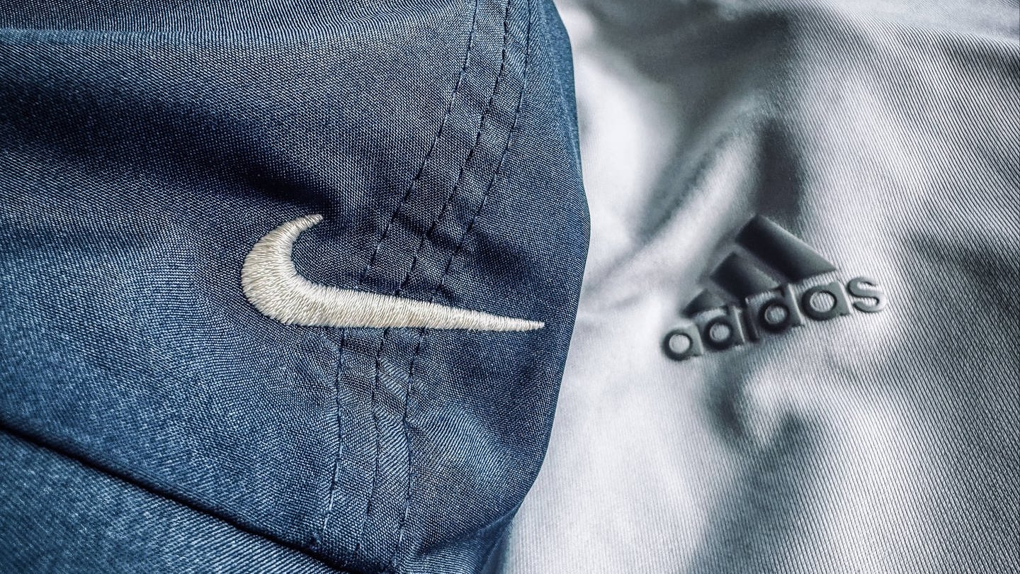 Adidas vs Nike: Wer ist Deutschlands Favorit? (Foto: IMAGO, Steinsiek.ch)