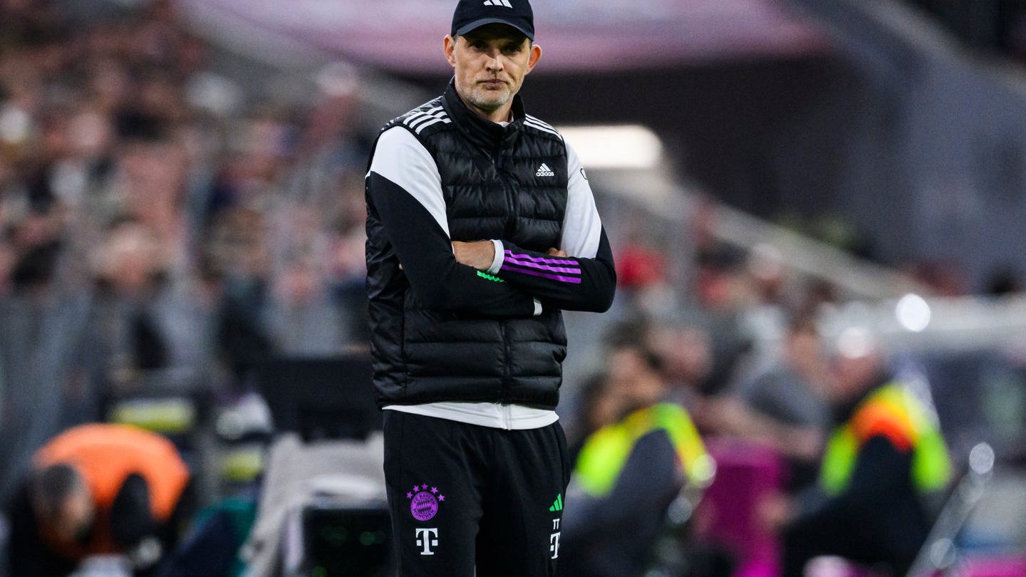 Nach der 0:2-Niederlage gegen Dortmund hat Bayern-Coach Thomas Tuchel Leverkusen vorzeitig zur Meisterschaft gratuliert. (Foto: dpa Bildfunk, picture alliance/dpa | Tom Weller)