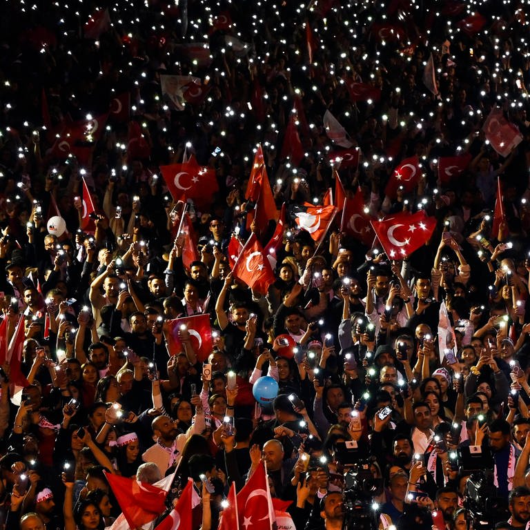 In der Türkei wurden Bürgermeister und andere Kommunalpolitiker gewählt. Es kam zu Auseinandersetzungen.