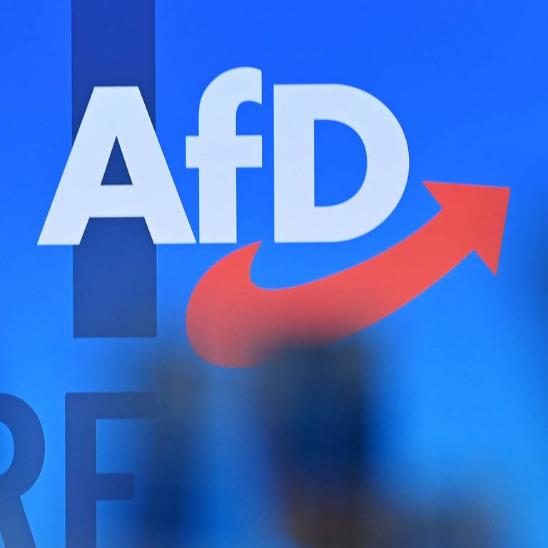 Logo 14. Bundesparteitag der AfD Alternative für Deutschland am 28.07.2023 in der Messe Magdeburg. (Foto: IMAGO, Sven Simon)