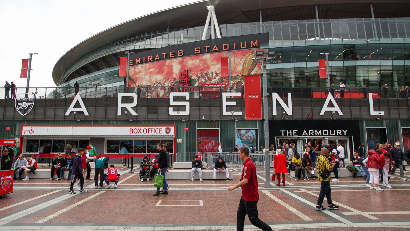 Unter anderem Bayern spielt heute Abend im Emirates Staium gegen Arsenal. Die Behörden nehmen die Drohung des IS ernst, sehen sich aber vorbereitet. (Foto: dpa Bildfunk, picture alliance/dpa/CSM/ZUMA Press Wire | Kieran Cleeves)