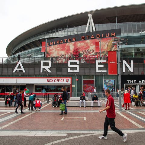 Unter anderem Bayern spielt heute Abend im Emirates Staium gegen Arsenal. Die Behörden nehmen die Drohung des IS ernst, sehen sich aber vorbereitet. (Foto: dpa Bildfunk, picture alliance/dpa/CSM/ZUMA Press Wire | Kieran Cleeves)