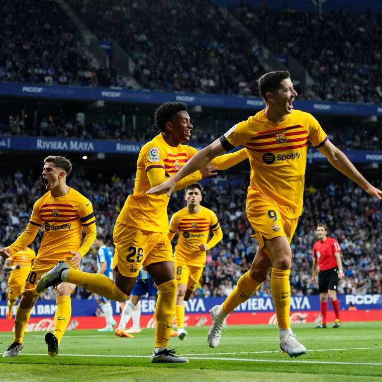 FC Barcelona um Robert Lewandowski gewinnt beim Stadtrivalen Espanyol die Meisterschaft (Foto: IMAGO, IMAGO / NurPhoto)