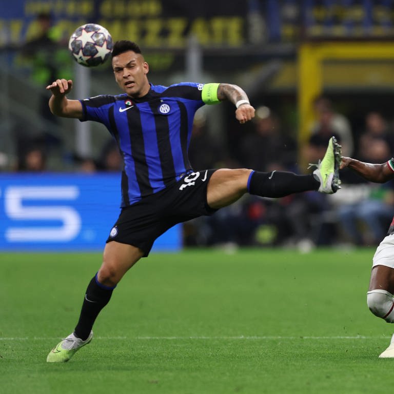 Lautaro Martinez beim Spiel Inter Mailand gegen AC Milan (Foto: dpa Bildfunk, picture alliance/dpa | Oliver Weiken)