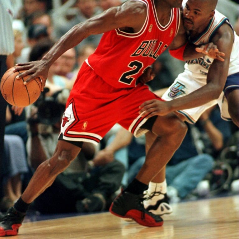Die Air Jordans von Michael Jordan aus den NBA-Finals 1997 wurden versteigert