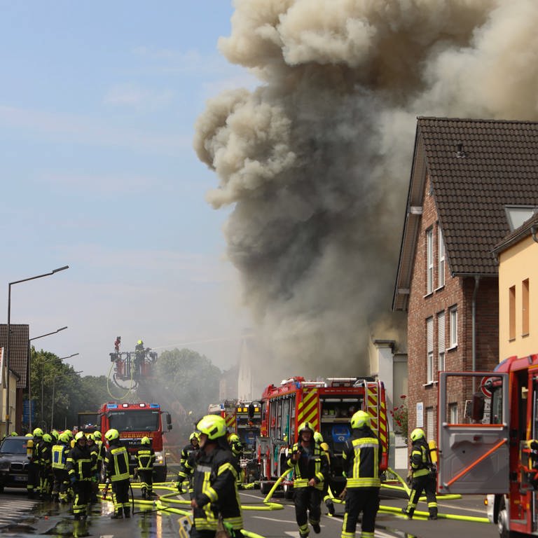 Feuer in Sankt Augustin (Foto: dpa Bildfunk, picture alliance/dpa/Ralf Klodt | Ralf Klodt)