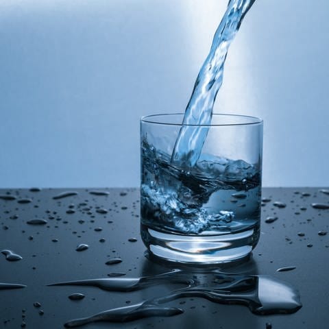 Die NASA hat es geschafft, 98 Prozent aus Urin und Schweiß zu Trinkwasser zu recyceln.