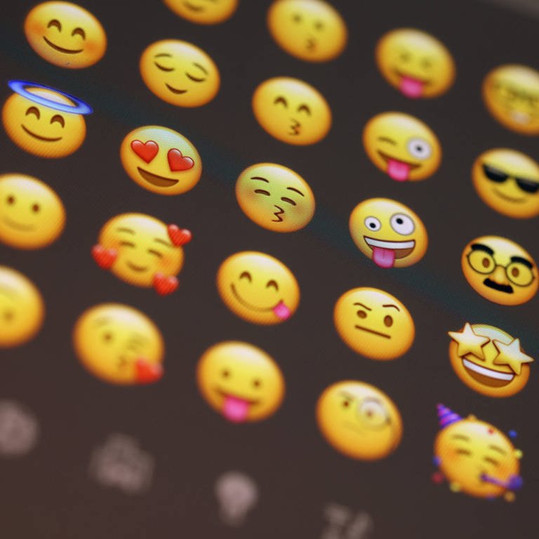 Emojis auf einem Handybildschirm