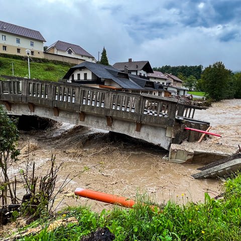 Unwetter, Überschwemmungen und Hochwasser in Slowenien. Hilfe aus Deutschland ist eingetroffen.