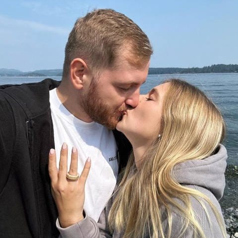 Trymacs und seine Freundin Celina Marie haben sich verlobt.