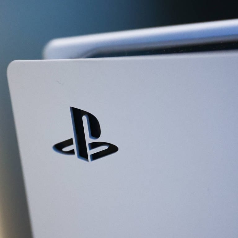 Eine PlayStation 5 Konsole. (Foto: IMAGO, NurPhoto / Jakub Porzycki)