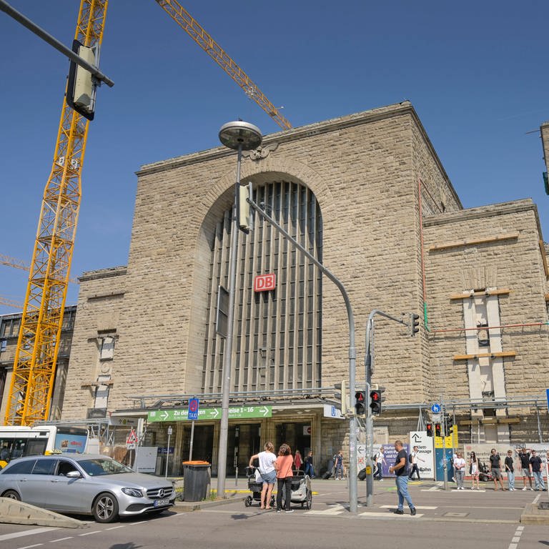 Hauptbahnhof, Stuttgart, Baden-Württemberg, Deutschland. Der Stuttgarter Hauptbahnhof wurde von der Polizei geräumt. (Foto: IMAGO, Schöning)