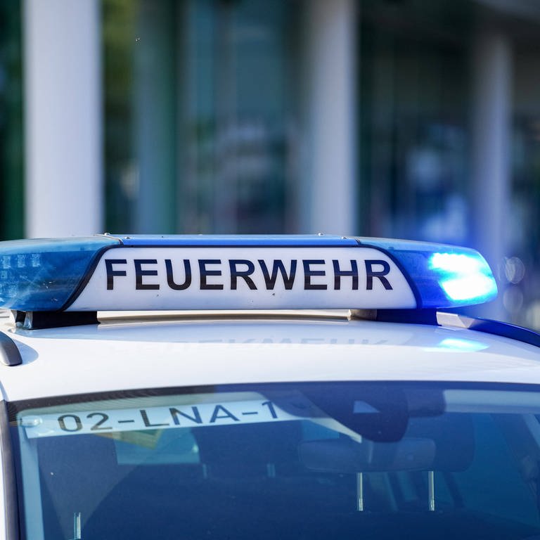 Themenfoto: Blaulicht, Auto der Feuerwehr Hamburg (Symbolbild)