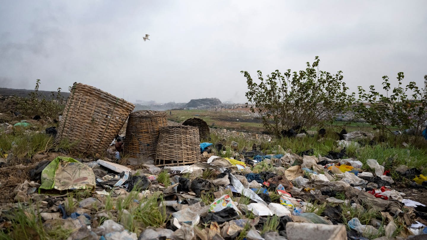Müll in Ghana (Foto: dpa Bildfunk, picture alliance/dpa | Christophe Gateau)