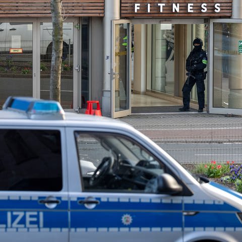 Ein islamistischer Angriff auf ein Fitnessstudio in Duisburg im April 2023: Der Täter wurde zu lebenslanger Haft verurteilt. (Foto: dpa Bildfunk, picture alliance/dpa | Christoph Reichwein)