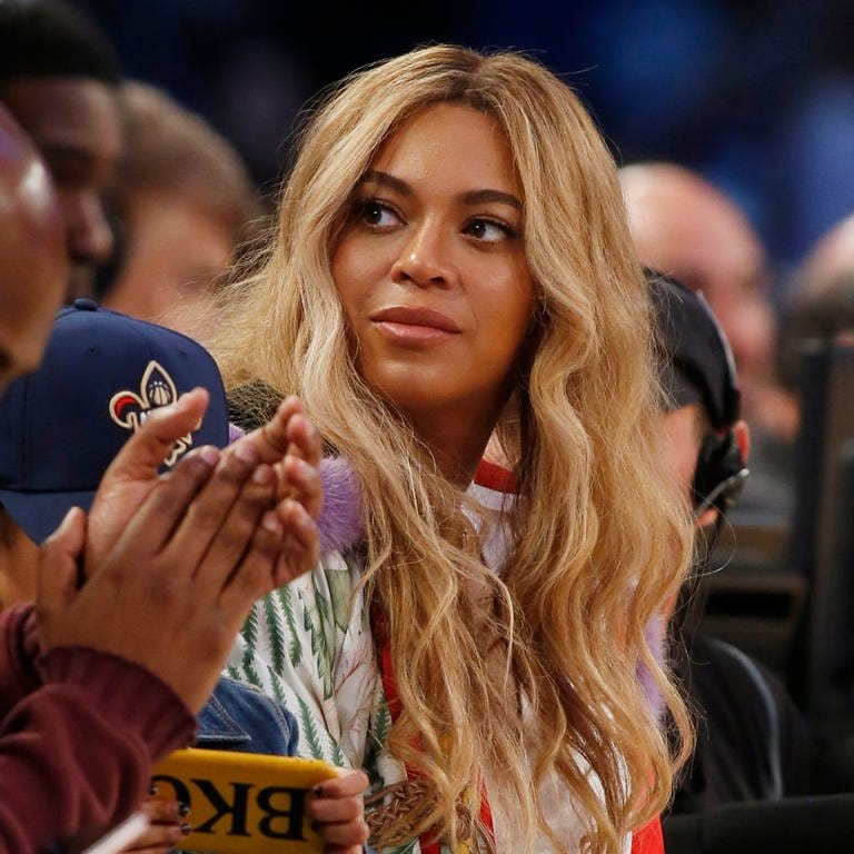 Die Musikerin Beyoncé besucht in New Orleans, USA, ein NBA All-Star Basketball-Spiel