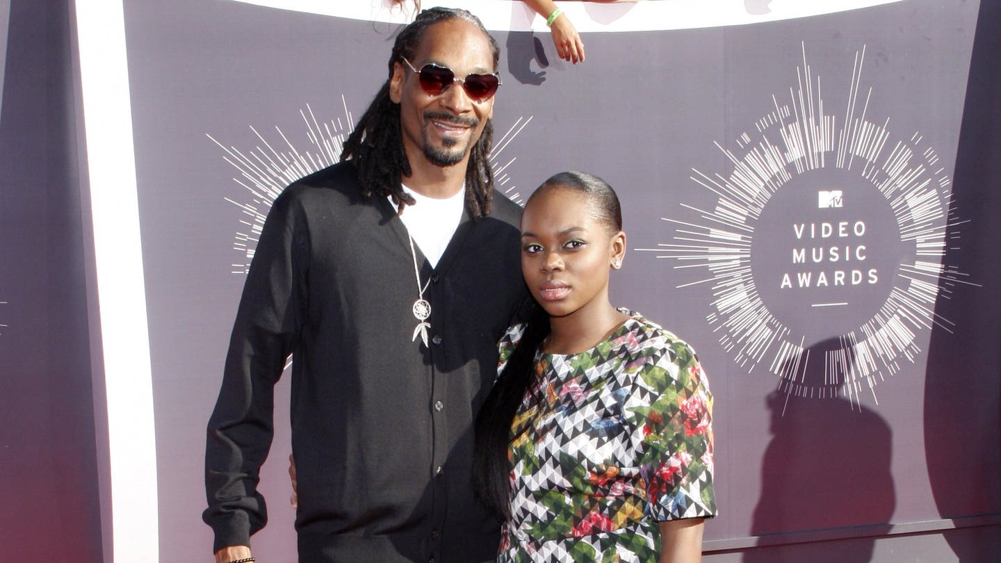 Snoop Dogg und seine Tochter Cori Broadus bei den 2014 MTV Video Music Awards. (Archiv) (Foto: IMAGO, Pond5 Images)