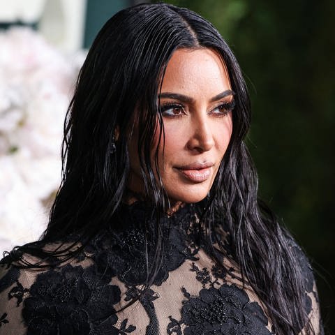 Kim Kardashian - Star-Outfits Auktion: so viel Kohle brachten die Kleider ein (Foto: IMAGO, IMAGO / ABACAPRESS / Photo by Xavier Collin)