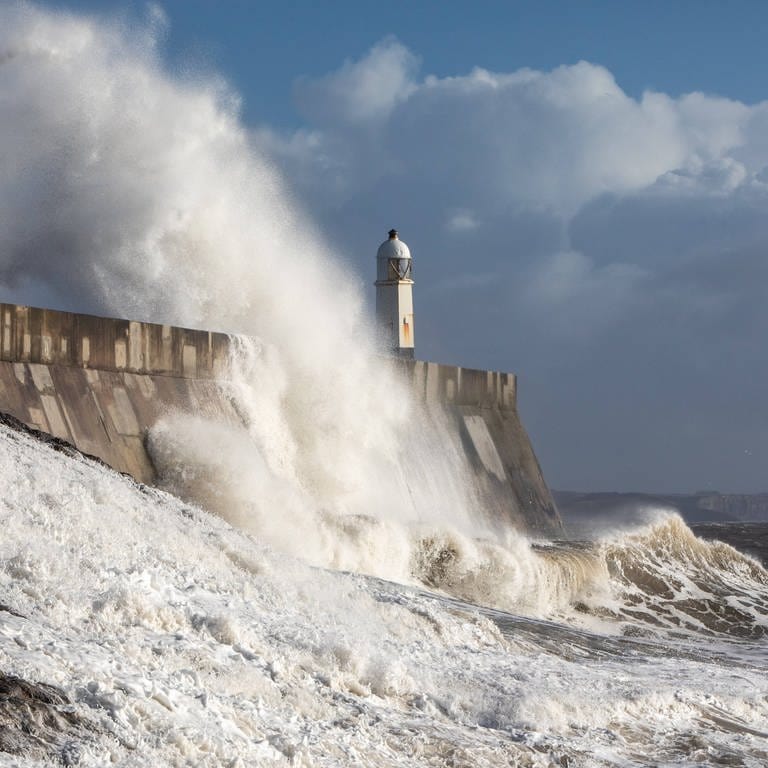 Sturm Isha in Irland und UK (Foto: IMAGO, IMAGO / Cover-Images)
