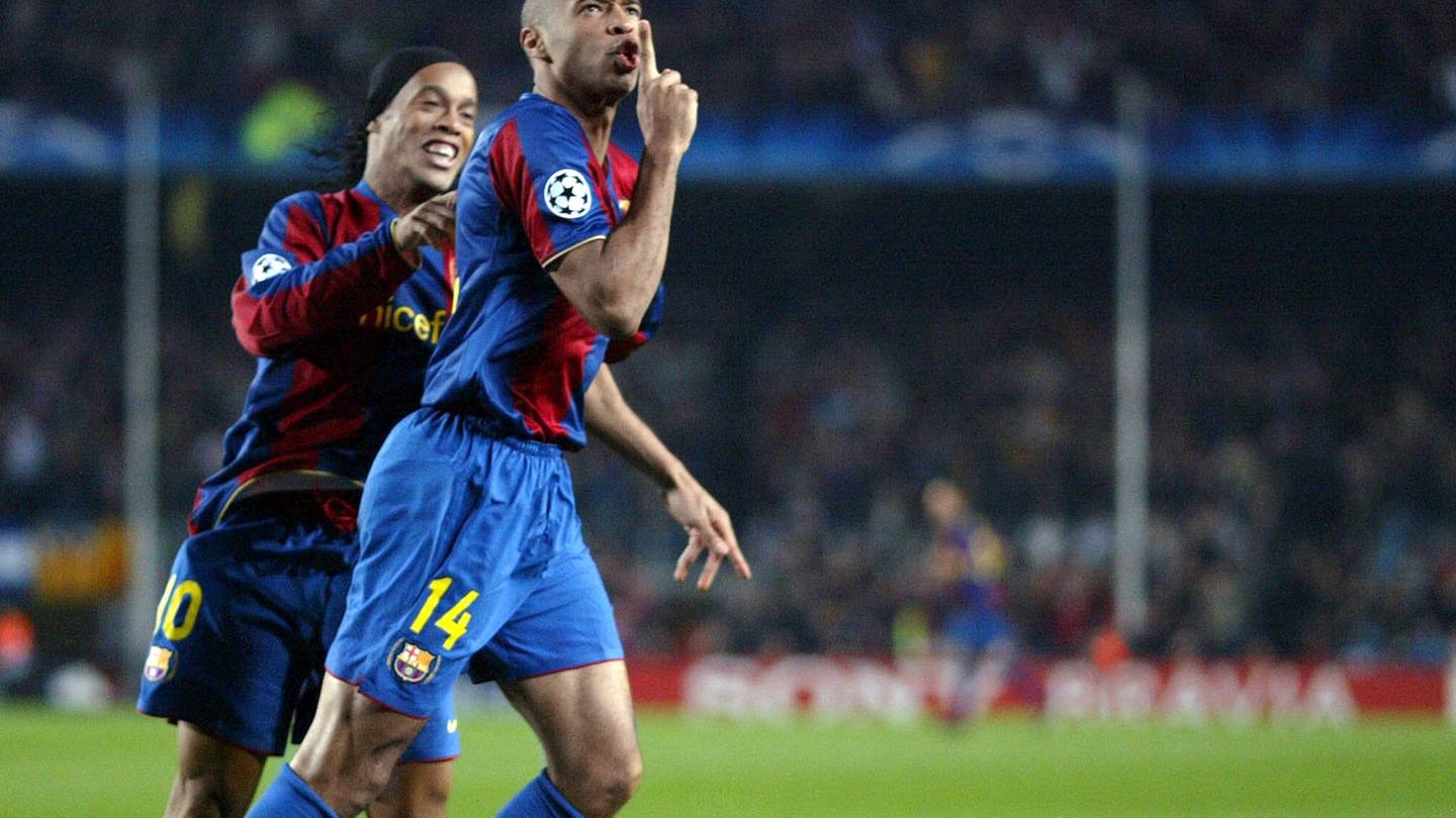 Thierry Henry (re.) und Ronaldinho (beide FC Barcelona) - Torjubel - (Foto: IMAGO, IMAGO / Cordon Press/Diario AS)