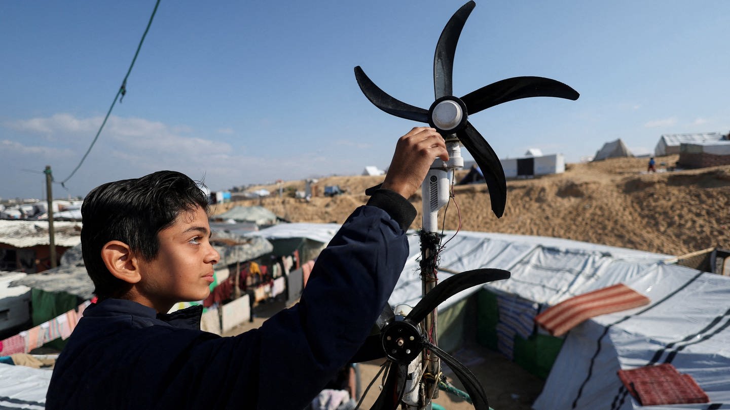 15-Jähriger Hussam Al-Attar baut System für Elektrizität in Gaza (Foto: Reuters)