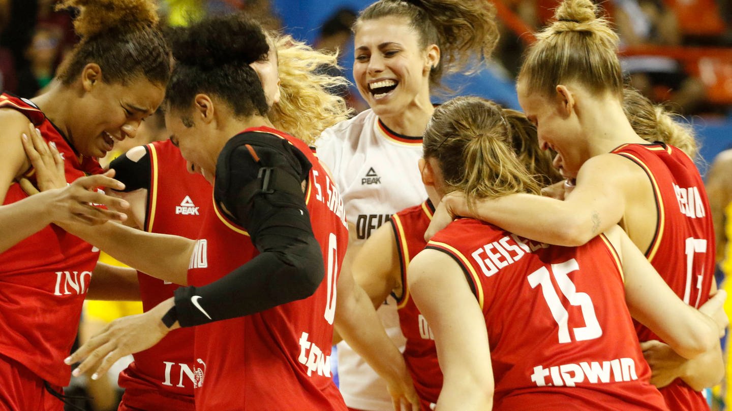 Die deutsche Basketball-Frauenmannschaft spielt bei der Olympia. (Foto: IMAGO, Fotoarena)