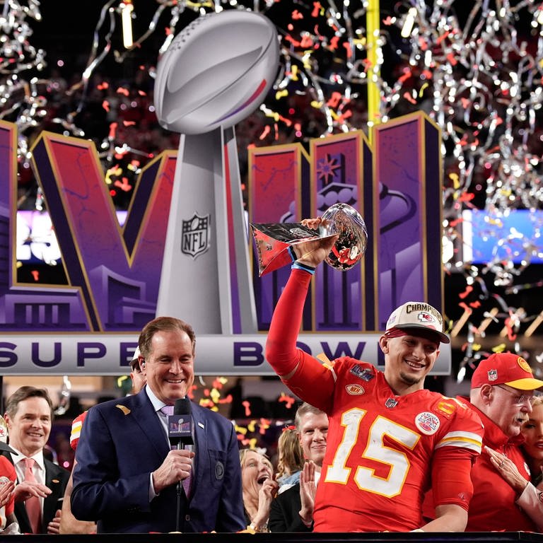 Den Super Bowl zwischen den Kansas City Chiefs und den San Francisco 49ers haben in den USA mehr als 120 Millionen Menschen vor dem TV verfolgt. (Foto: dpa Bildfunk, picture alliance/dpa/AP | John Locher)