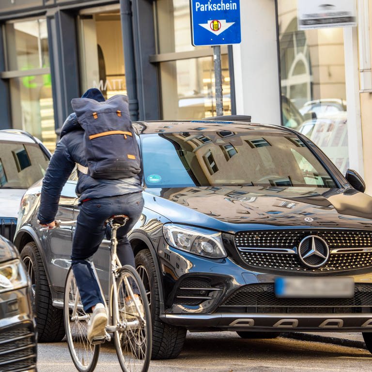 Koblenz erhöht die Parkgebühren für große Autos. (Foto: IMAGO, IMAGO / Wolfgang Maria Weber)