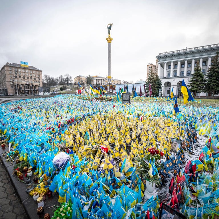 Der Platz der Unabhängigkeit in der ukrainischen Hauptstadt Kiew: Die Bundesregierung will die Schweibweise der Stadt in Kyjiw ändern.  (Foto: IMAGO, IMAGO / Andreas Stroh)