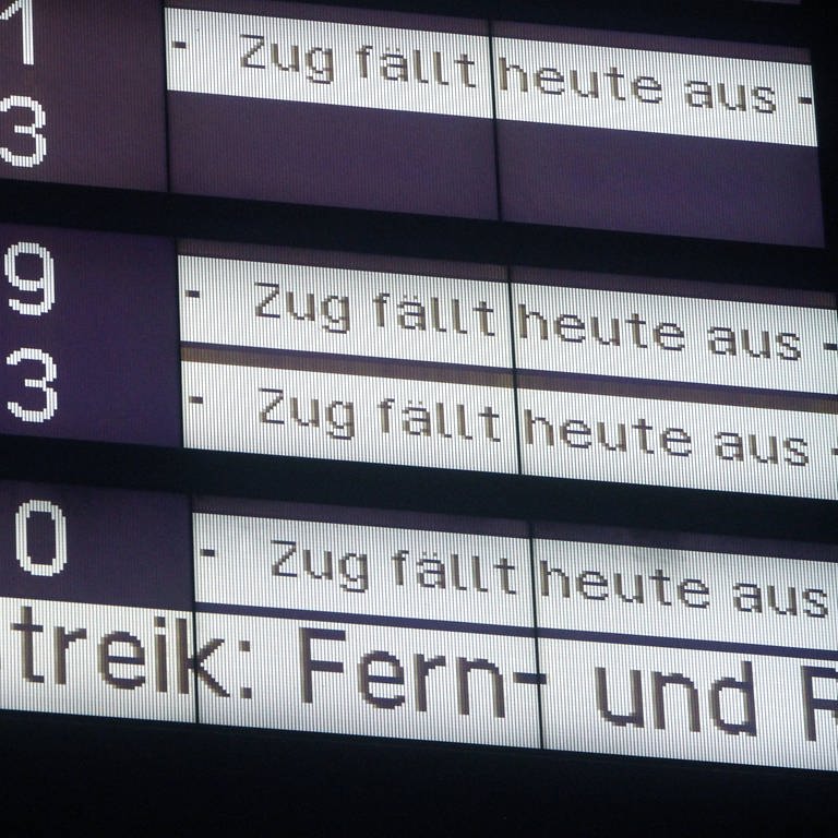 Zwischen der GDL und der Deutschen Bahn gibt es weiter Streit. Ab Donnerstag sollen die Züge wegen eines Streiks wieder stillstehen. (Foto: IMAGO, IMAGO / Ralph Peters)