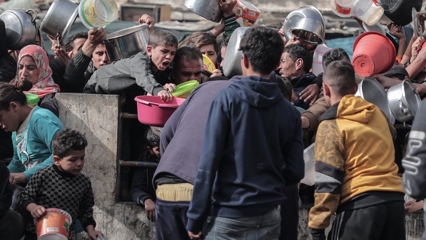 Hunderttausende Menschen sind durch Kämpfe im Norden des Gazastreifens eingeschlossen. Experten warnen jetzt vor einer Hungersnot. (Symbolbild) (Foto: dpa Bildfunk, picture alliance/dpa/Zuma Press | Bashar Taleb)
