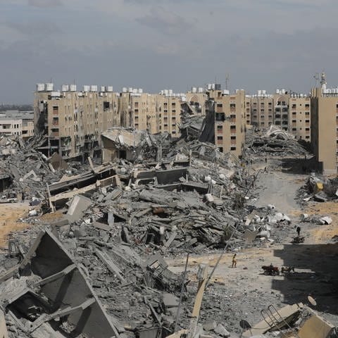 Bild vom 14.03.2024: Zerstörte Gebäude in Hamad City nach einem israelischen Angriff auf Chan Junis