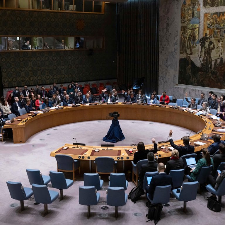 Krieg zwischen Israel und Hamas: UN-Sicherheitsrat fordert Waffenruhe in Gaza und Geiselfreilassung