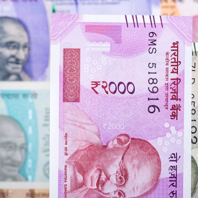 Die Regierung in Indien schafft den Mindestlohn ab! Sie will stattdessen auf einen "Lebenserhaltungslohn" setzen. (Foto: IMAGO, IMAGO / Zoonar)